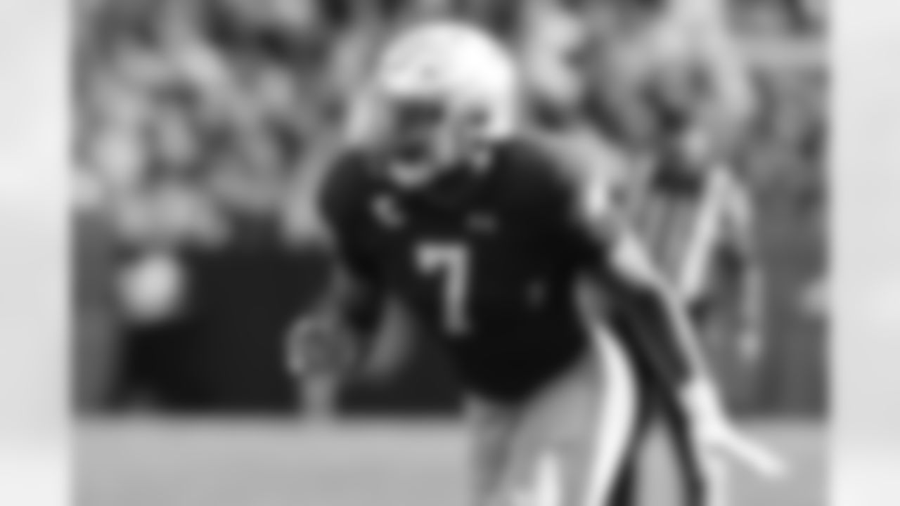 EDGE Isaiah Foskey, Notre Dame
Foksey has posted 20.5 sacks, seven forced fumbles and 23 tackles for loss over the past two years, making him one of the most productive edge rushers in the class and a potential late Day 1 draft pick. He could come away as the top prospect at the Senior Bowl.