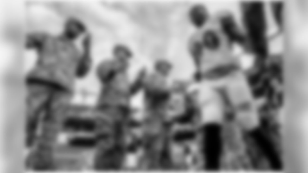 zsmith94 [ Za'Darius Smith ]Honored to have been in the presence of real SUPER HEROES! Thankful and very appreciative to the men and women who served and currently serve this country! #HappyMemorialDay #honor #pride #service #grateful