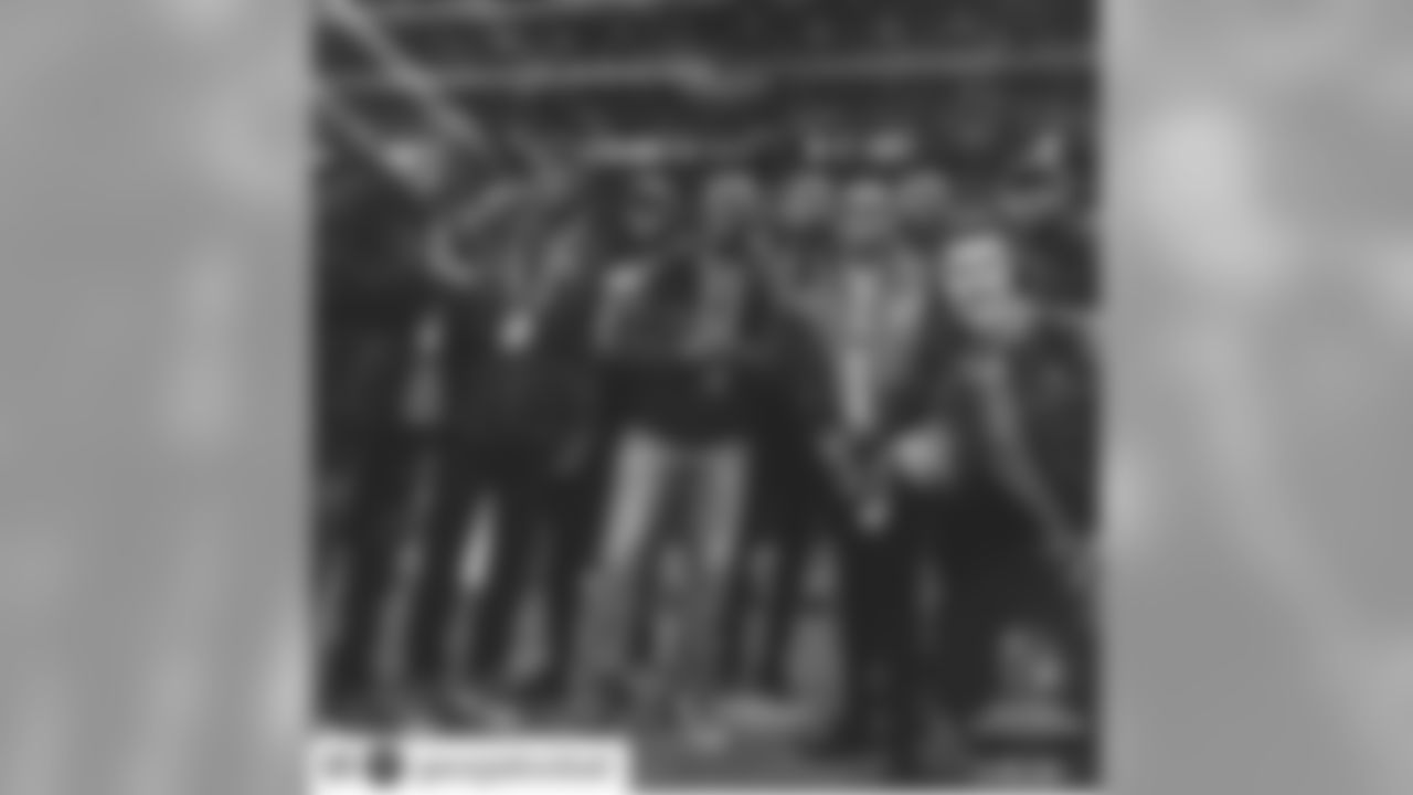 benjaminswatson [Benjamin Watson] Great to see so many veteran dawgs supporting the youngins tonight! #GoDawgs #NationalChampionship