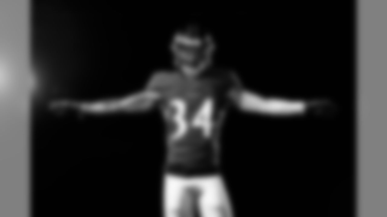CB Anthony Averett