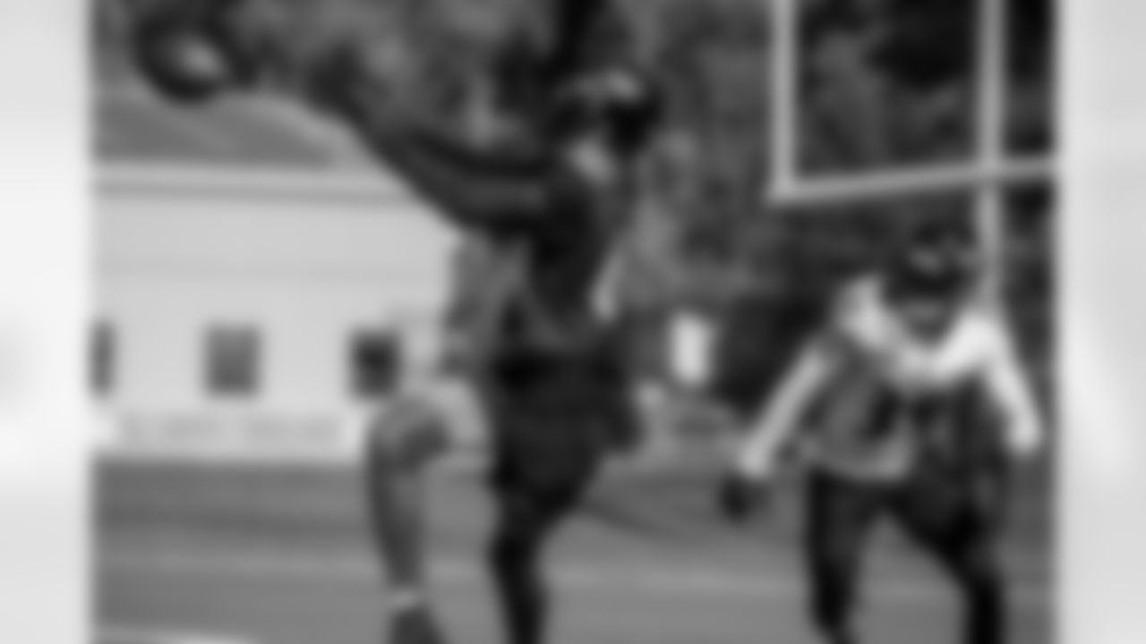 WR Binjimen Victor and CB Linden Stephens