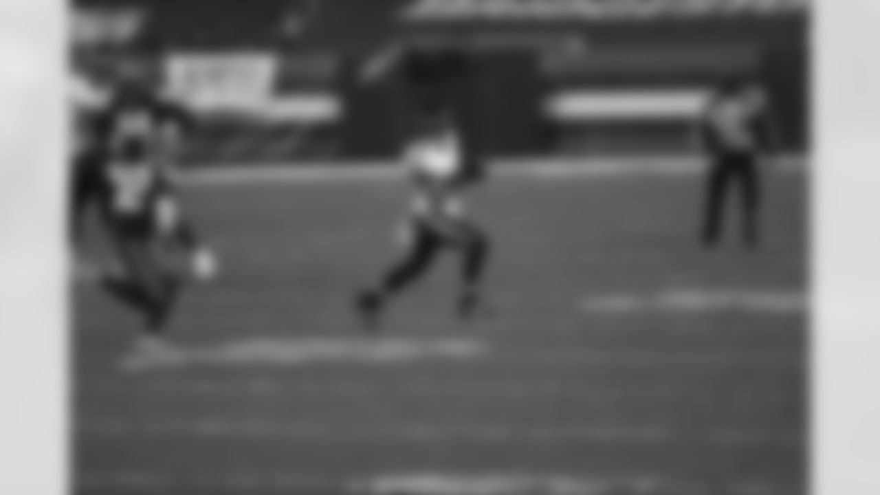Baltimore Ravens wide receiver Willie Snead (83) runs the ball during an NFL football game against the Cleveland Browns on Monday, December 14, 2020 in Cleveland, Ohio. (Aaron Doster/NFL)