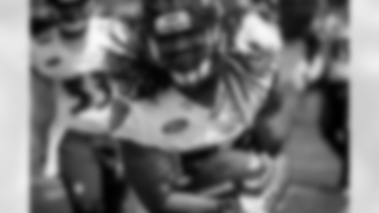 LB Donald Payne