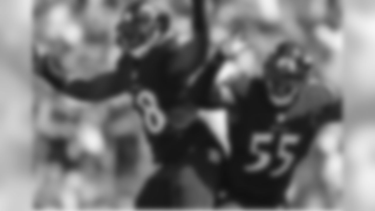 elvis.dumervil [Elvis Dumervil]: Coming soon to a backfield near you... @ravens @untouchablejay55 [Terrell Suggs] #DoomandSizzle #RavensFlock