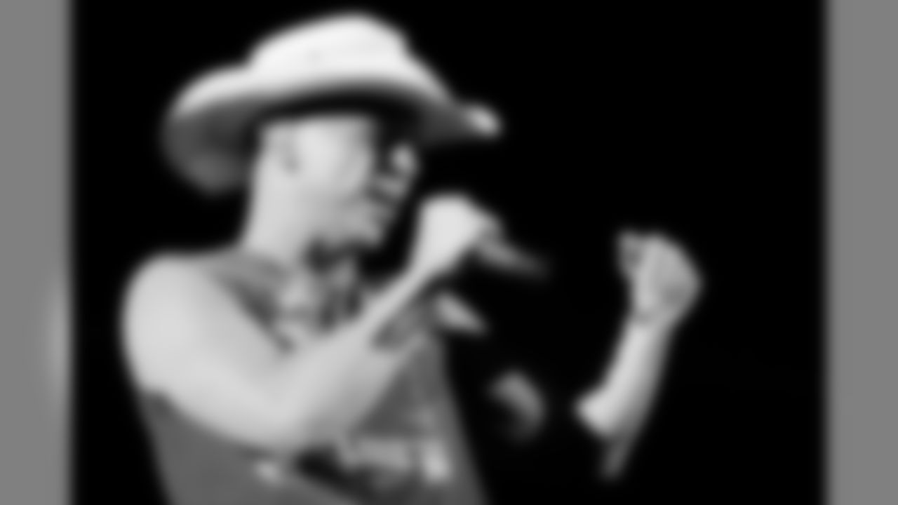 Kenny Chesney, Brooks and Dunn, Big and Rich, LeAnn Rimes and Gary Allan all performed on the Poets and Pirates Tour at M&T Bank Stadium May 10, 2008.