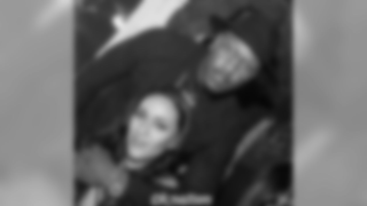 zobot_34 [Lorenzo Taliaferro]: When you find happiness lock it up and never let outsiders ruin it because they wanna see you alone and bitter. Found mine and nothing or no one will get in the way of the love we have for each other