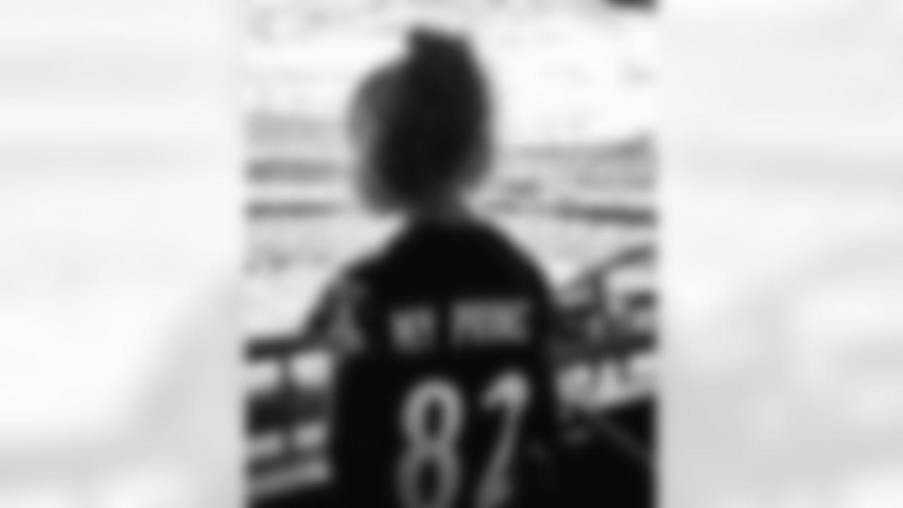 benjaminswatson [Benjamin Watson]: My beautiful date for the game today! #RavensFlock #daddysgirl