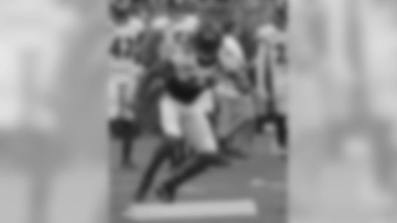 S: Kendrick Lewis