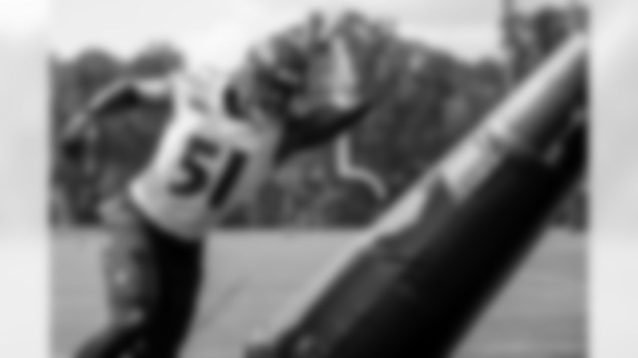 OLB Aaron Adeoye