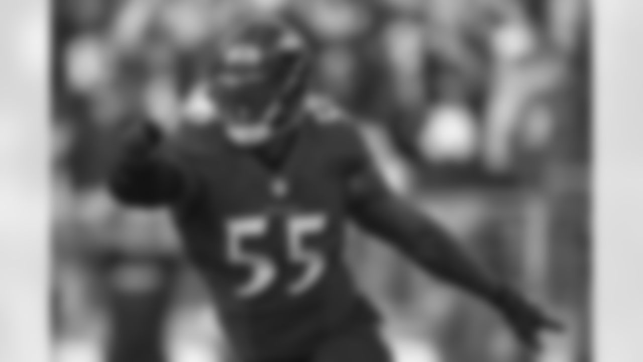 Vote for OLB Terrell Suggs