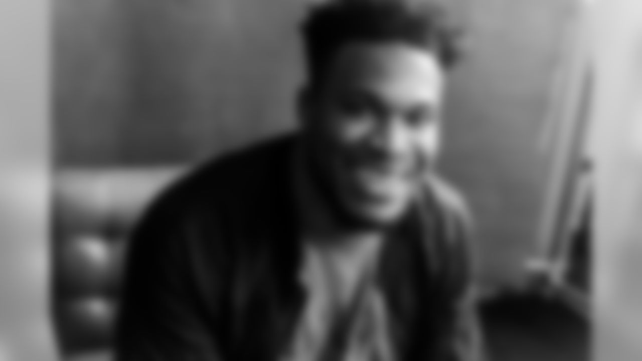 LB Kenny Young