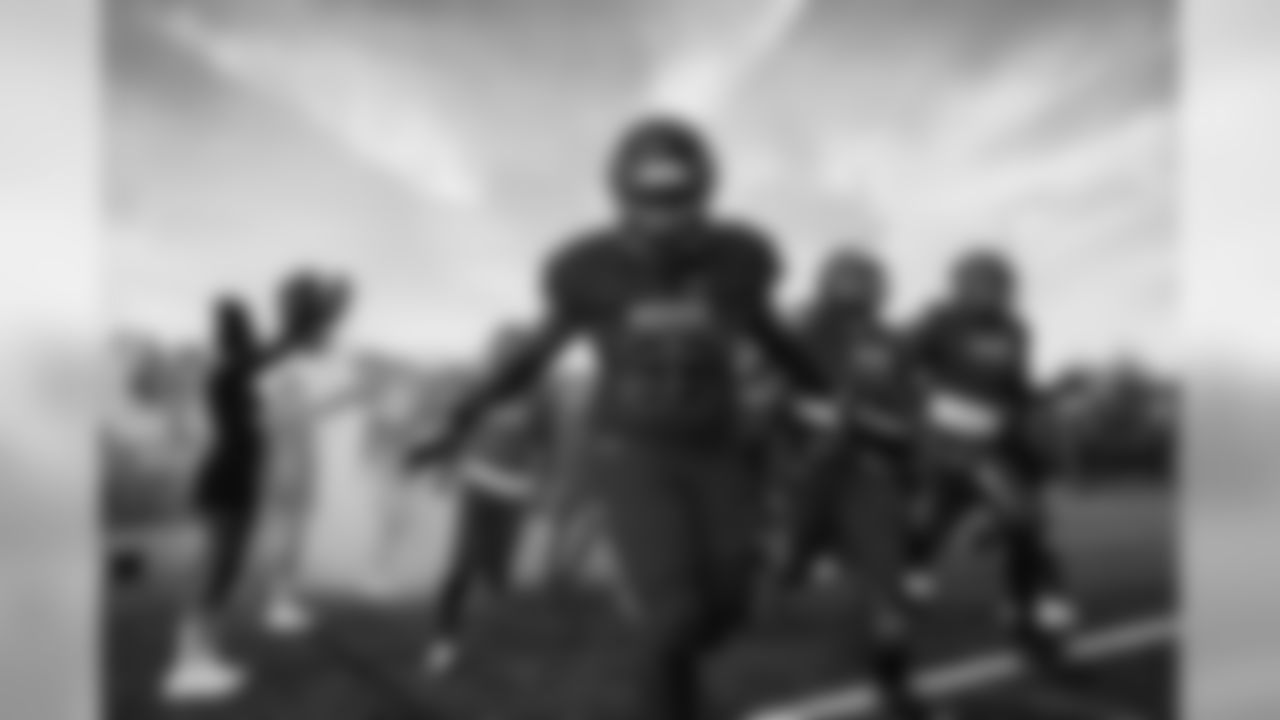 September 27, 2019
Ravens High School Football Showdown, Woodlawn Warriors vs. Towson Generals at Woodlawn High School in Gwyn Oak, MD. Ravens running back, Mark Ingram, spoke to the players before the game and gave the school a check, from the Ravens, to the Woodlawn High School athletic program.