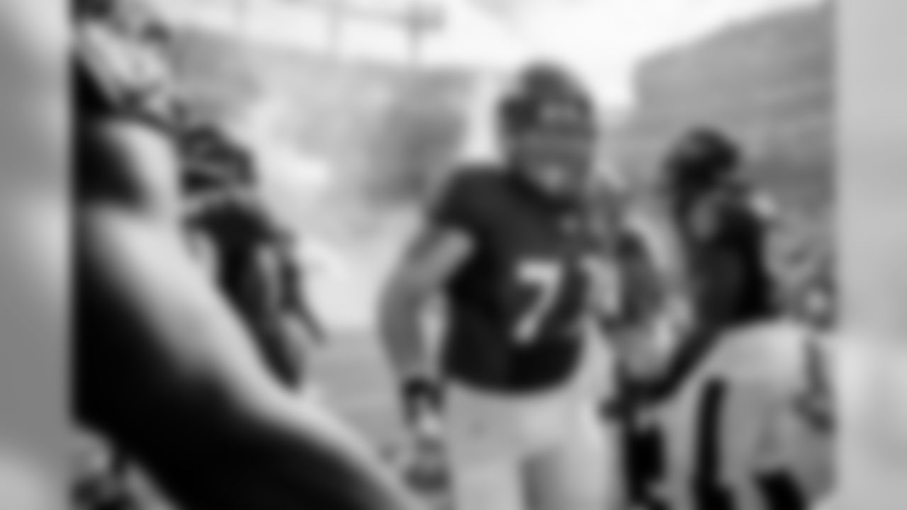 Guard Marshal Yanda (September 27, 2015)