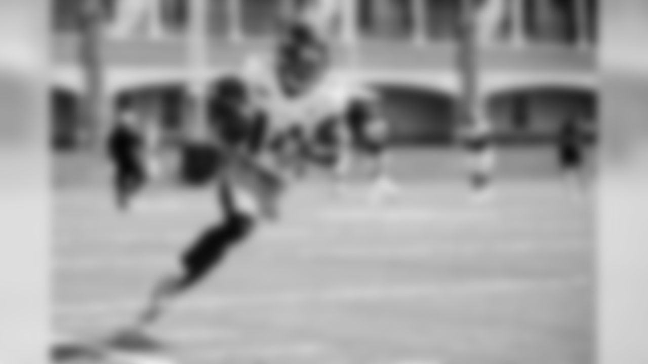 WR Tim White