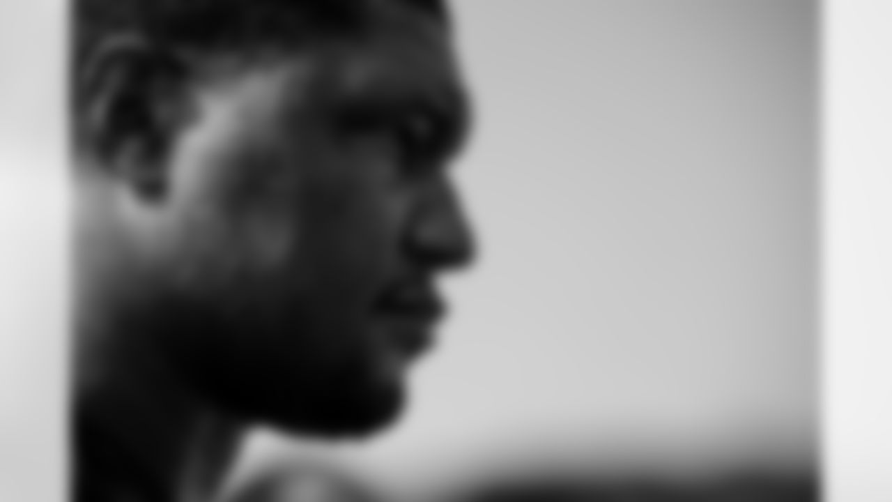 Calais Campbell Wants 100 Career Sacks
With 92 career sacks, Campbell has made it clear that he wants 100 for his career, along with a Super Bowl ring. He batted down several passes this week and played like a youngster instead of an established vet entering his 14th year. That's a great early sign for Baltimore's defensive line.