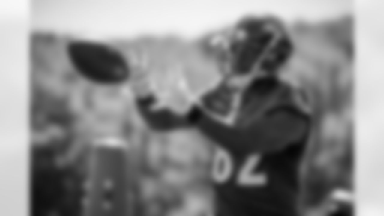 benjaminswatson [Benajamin Watson]: Always keep your eyes on the prize #MondayMotivation