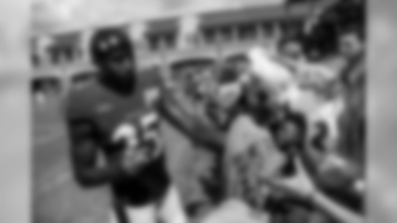 The Baltimore Ravens hold a joint training camp practice with the Jacksonville Jaguars at the Under Armour Performance Center on August 6, 2019 in Owings Mills, MD.
