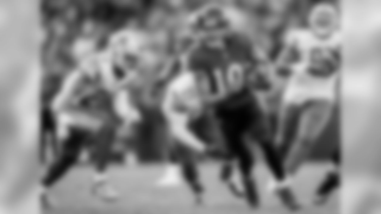 WR Chris Moore