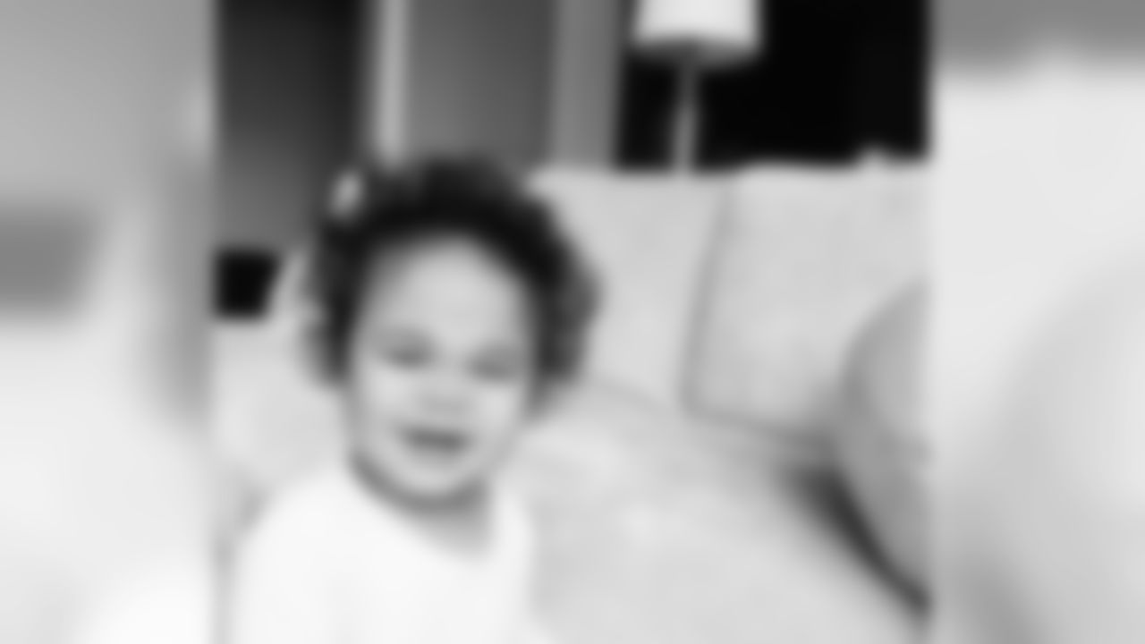 aceandsmitty[Steve Smith Sr.]: Deuce got that IDGD look this morning!!! Like Father like son