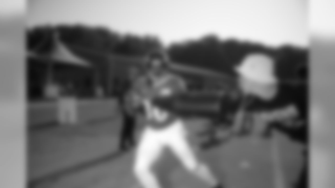RB Kenneth Dixon