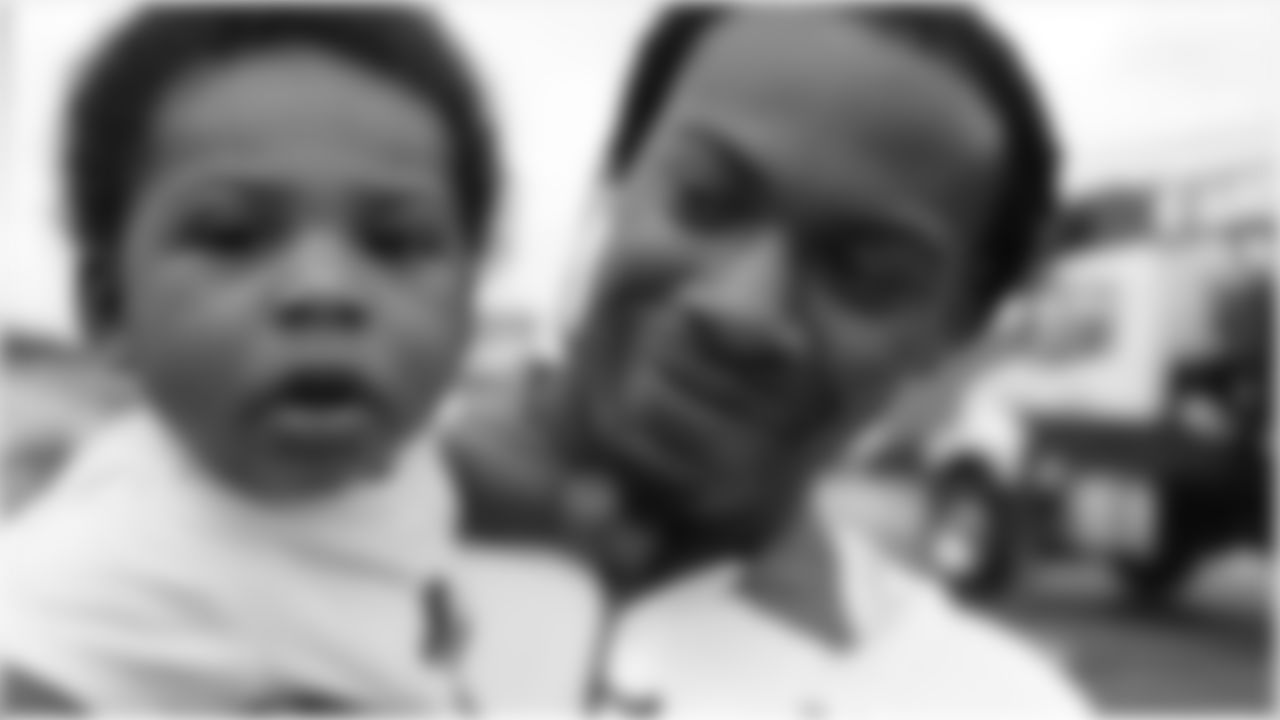 zsmith94 [Za'Darius Smith] TBT...Zay!!!!!