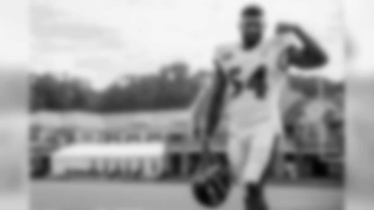 OLB Tyus Bowser