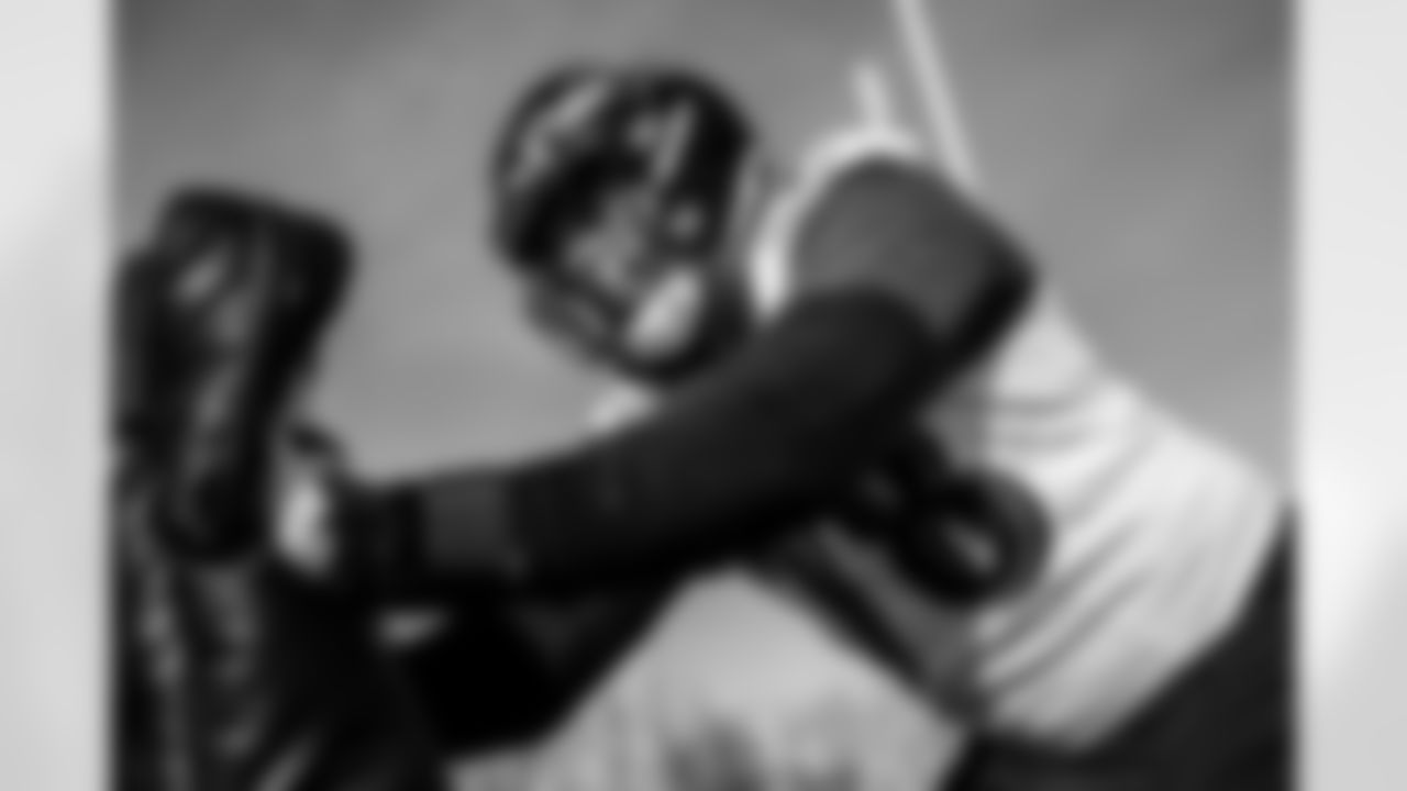 OT Alejandro Villanueva