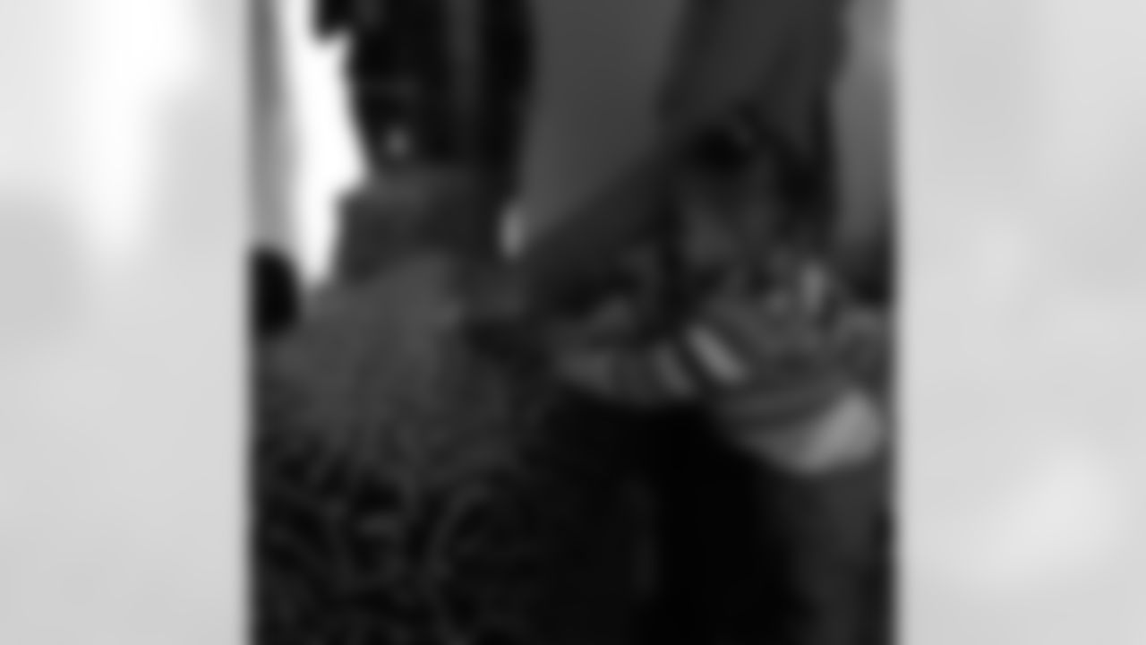 trulybean [Jimmy Smith]: She was ready to rip tht box open