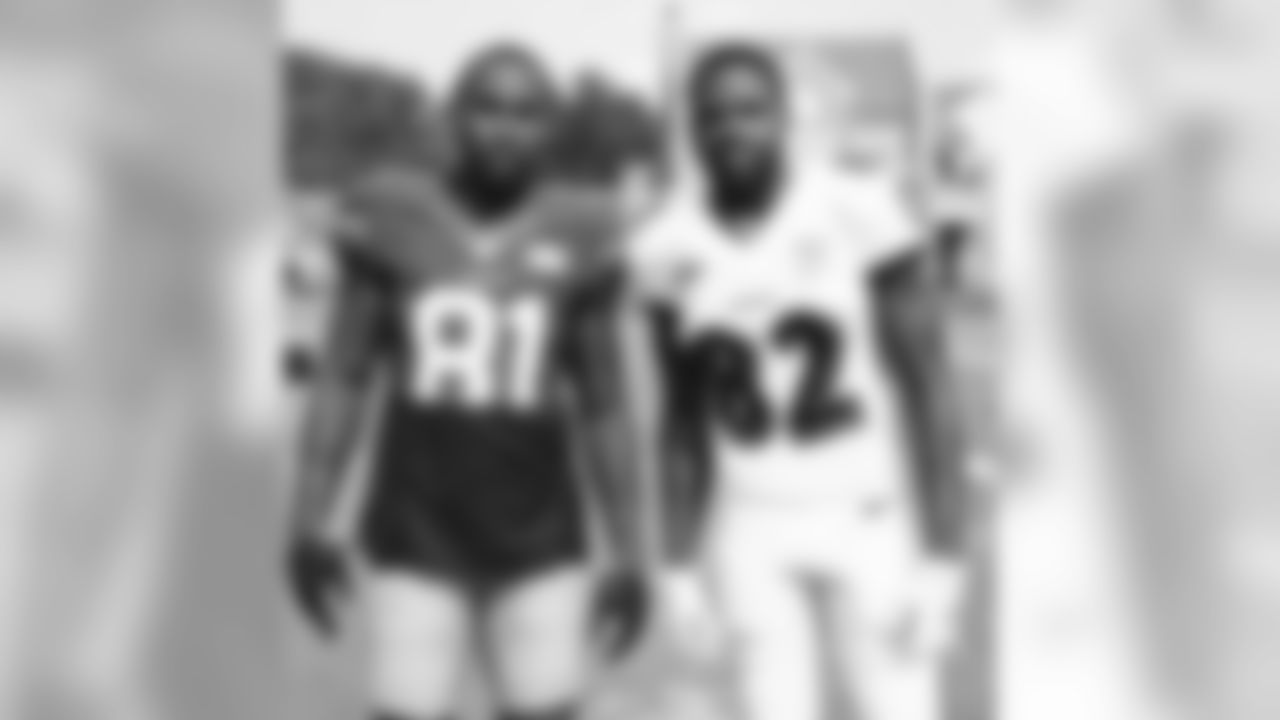 torreysmithwr [Torrey Smith]: Quick pic with my bro @anquanboldin [Anquan Boldin] ....I learned so much from him both on and off the field...different team...still brothers and champs forever