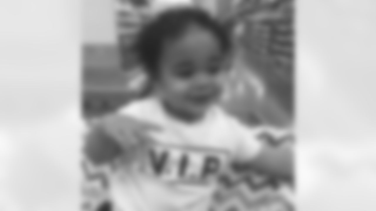 aceandsmitty[Steve Smith Sr.]: Look at my VIP!!!! Deuce The cuteness is real!!! I made that word up so what #stevesmithjr