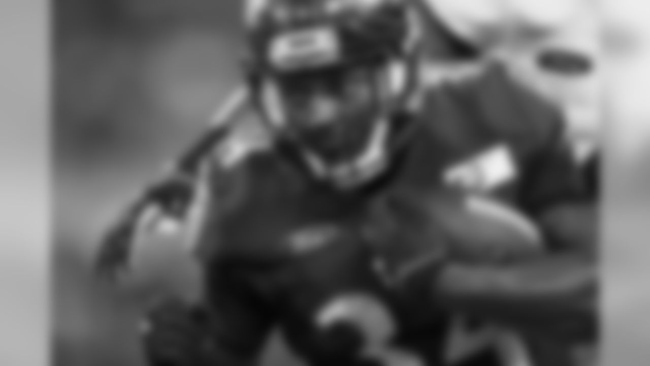 Lorenzo Taliaferro 2015 Stats: 13 carries, 47 yards, 3.6 yards per carry, 1 TD; 5 receptions, 29 yards
The big, bruising runner has struggled to stay on the field in his first two NFL seasons. Both campaigns ended early because of foot injuries, and last year Taliaferro went down after just three games. Now the 2014 fourth-round pick out of Coastal Carolina has to make up ground. His size is his advantage, as he's one of the team's better short-yardage backs whose strength is running between the tackles.