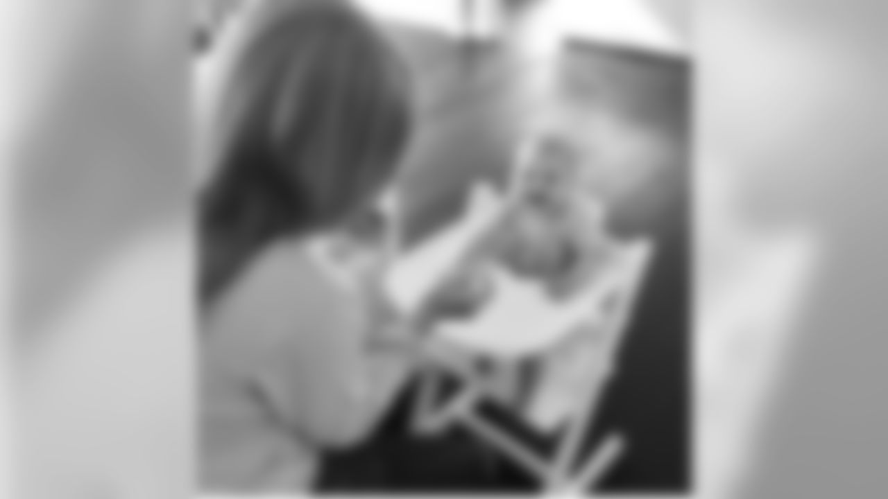 jtuck9 [Justin Tucker]: "More peas, please!!"