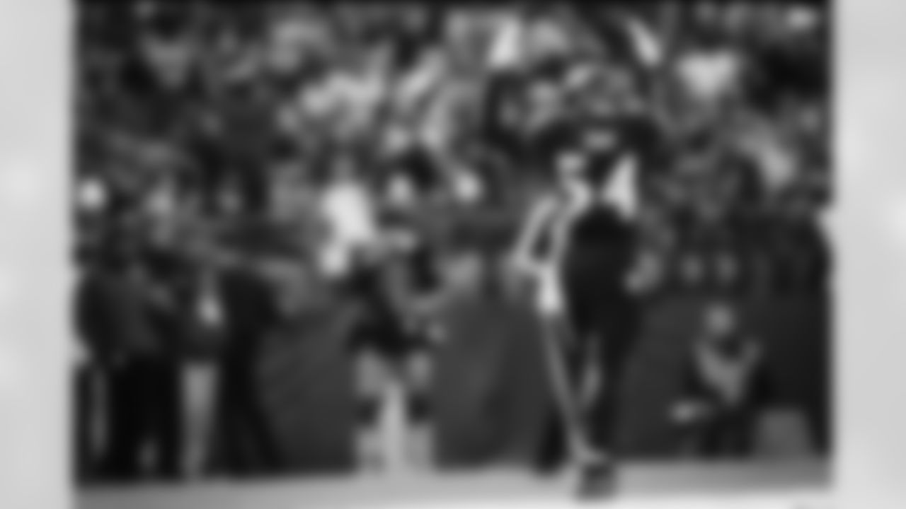 mpr_zo35 [Zachary Orr]: #ravensflock stand up!