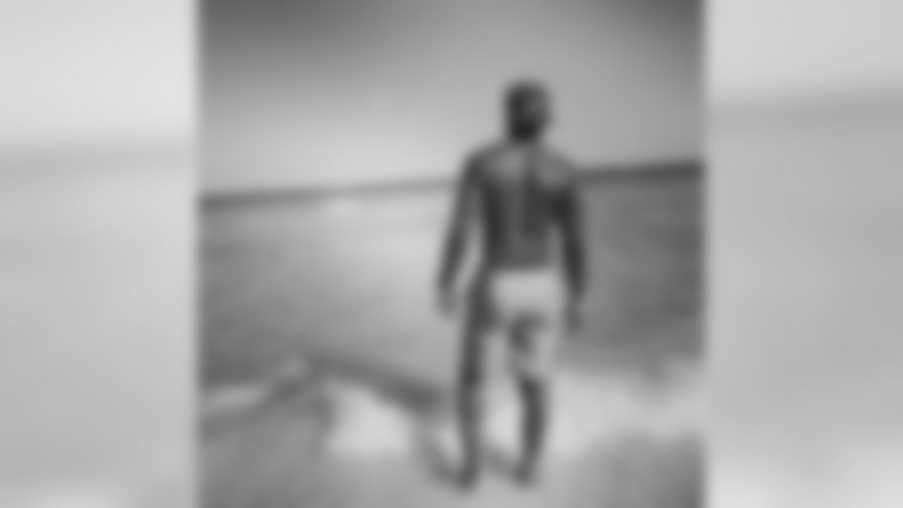 shareecewright24 [Shareece Wright]: Your happiness comes from within, whatever that means to you! It's what you decide! #Live