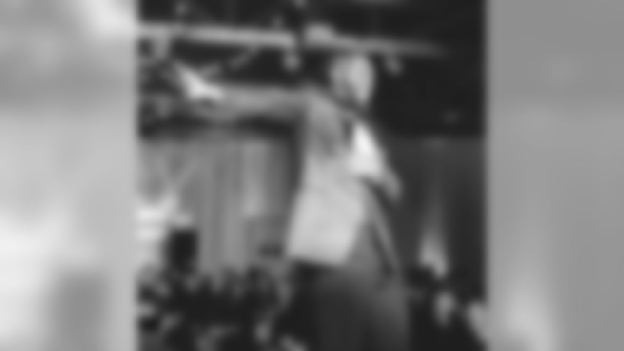 man_dammn9 [Matt Judon]: When you look and feel like a million bucks at the #stevesmithfasionshow