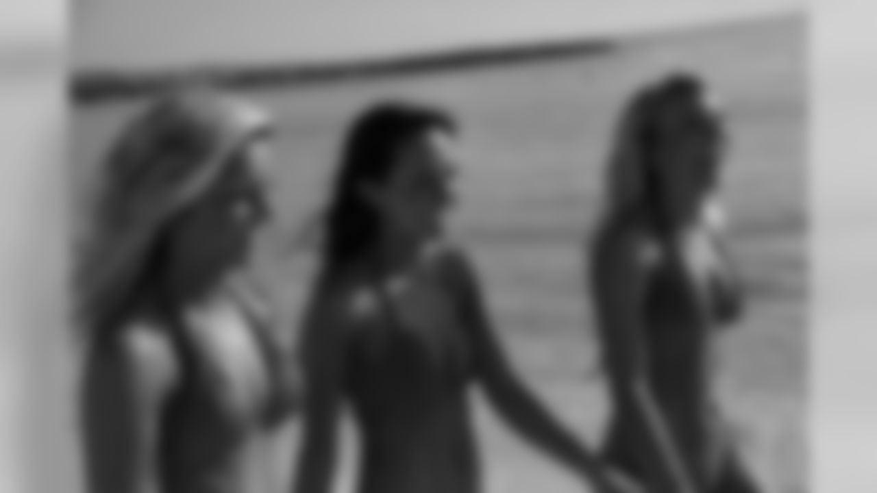 Behind the scenes photos from Day 5 of the 2010 Spring Fling and the Ravens Cheerleader Swimsuit Calendar Shoot. (Photo by Jill Fannon). Find more photos at facebook.com/baltimoreravens.
