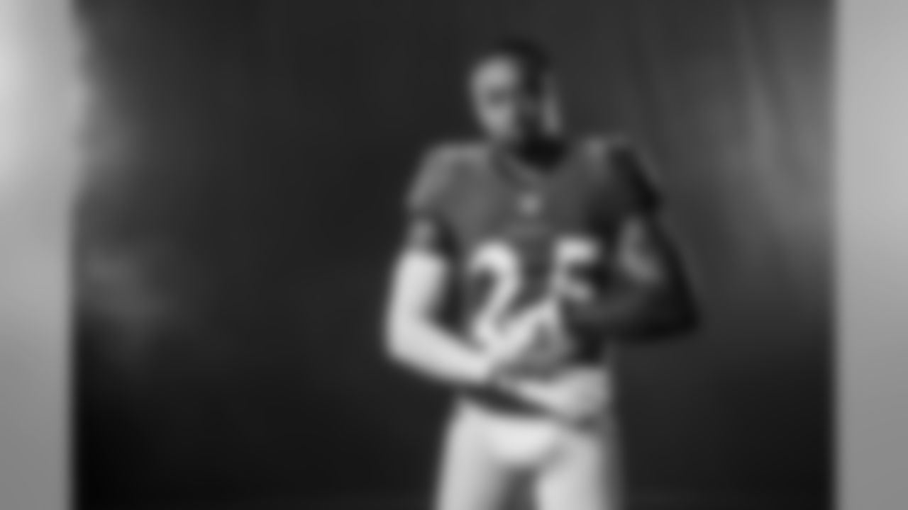 CB Tavon Young