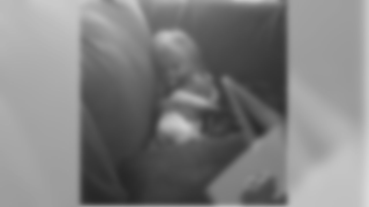 teamwoody39 [Danny Woodhead] Mae Mae and hope #futurebesties #futureroomies