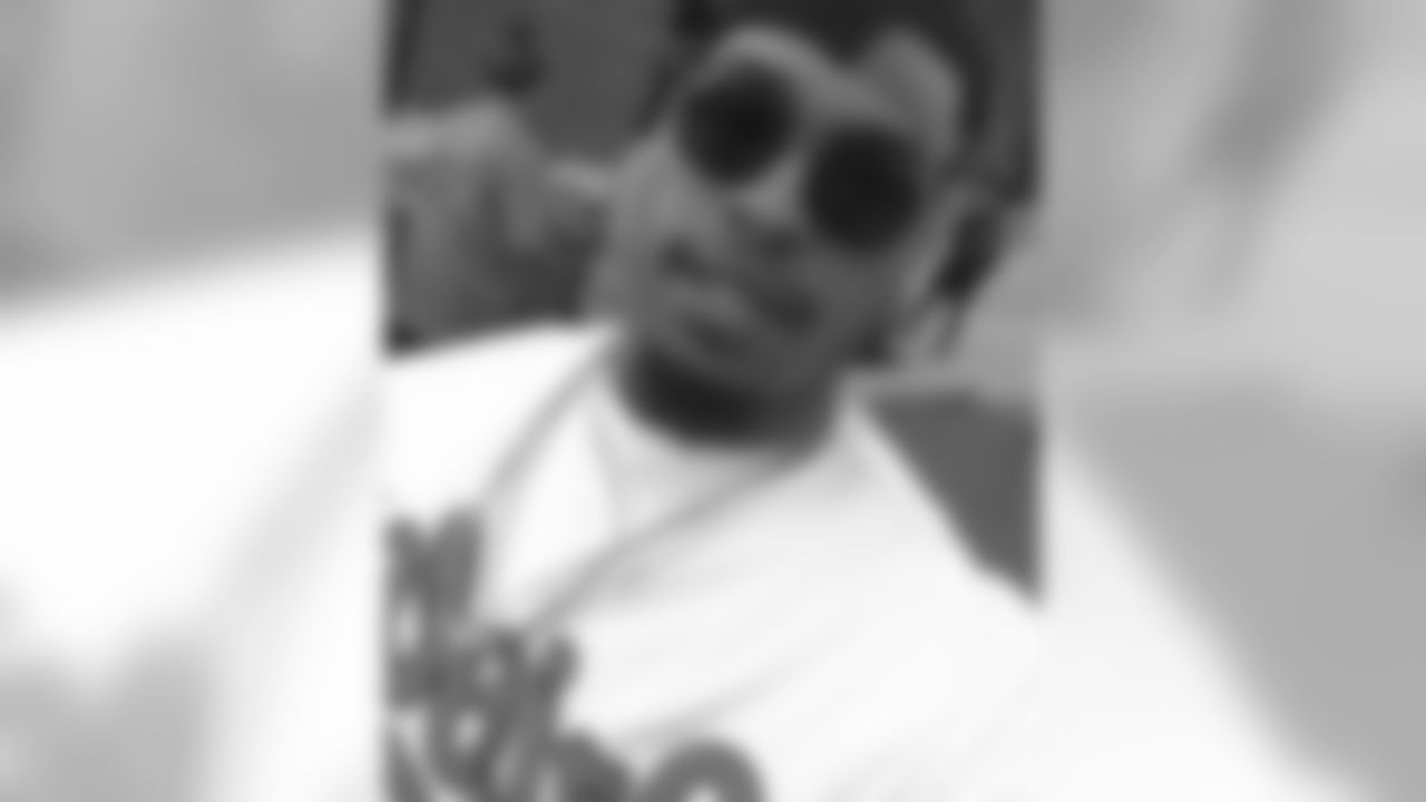 trenchwork94[Carl Davis]: My snapback holding on by the last hole but its all good cause im kicking it bout to watch this game.#birdland