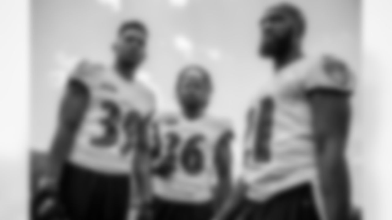 brandonw_66 [Brandon Williams]: Like father, Like son!!!! #StephCurry #SplashParty #SplashBros #Flooded #KickGameStrong #ICanDoAllThings #UAallDAY @alyssawylene