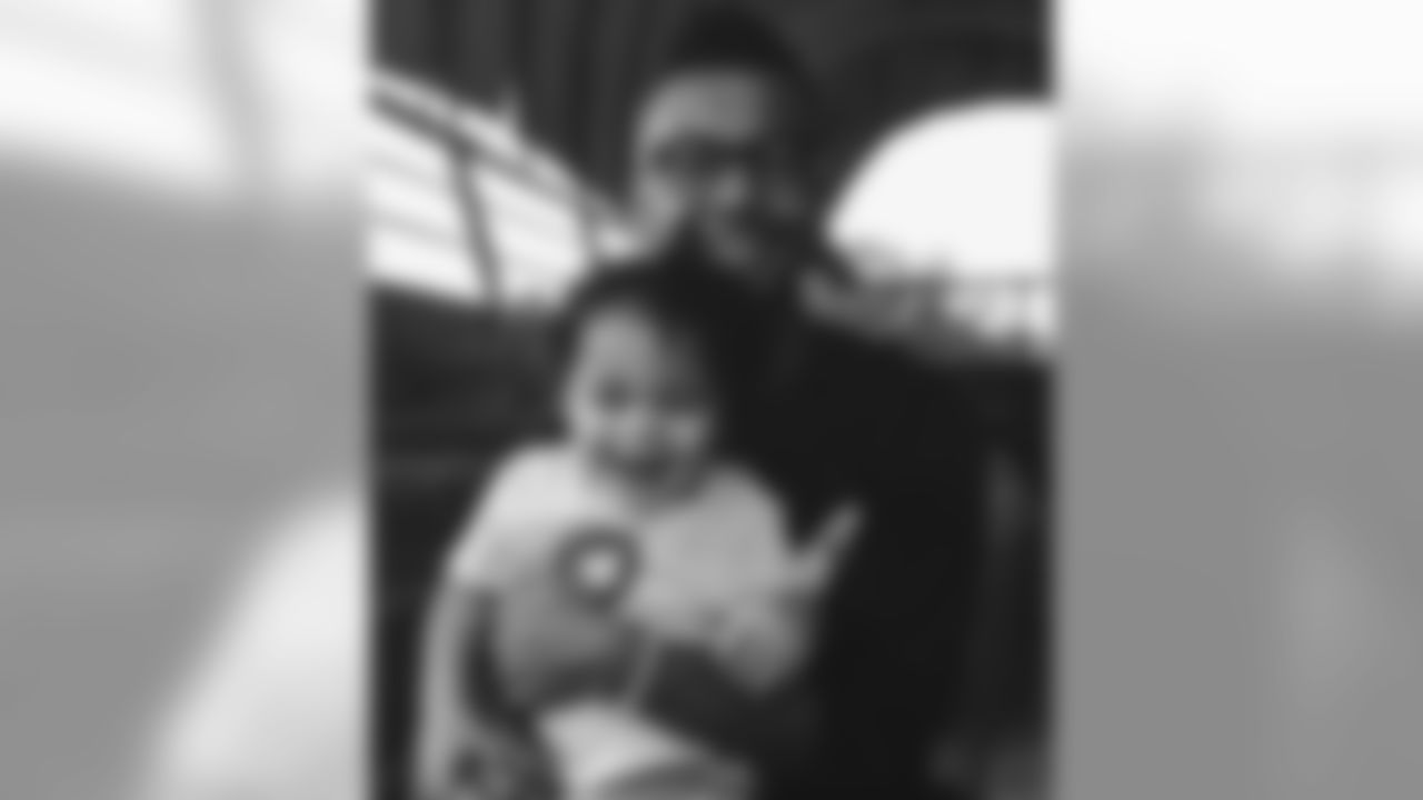 aceandsmitty[Steve Smith Sr.]: #Repost @peytondsmith ・・・Sometimes being an older brother is even better than being a superhero