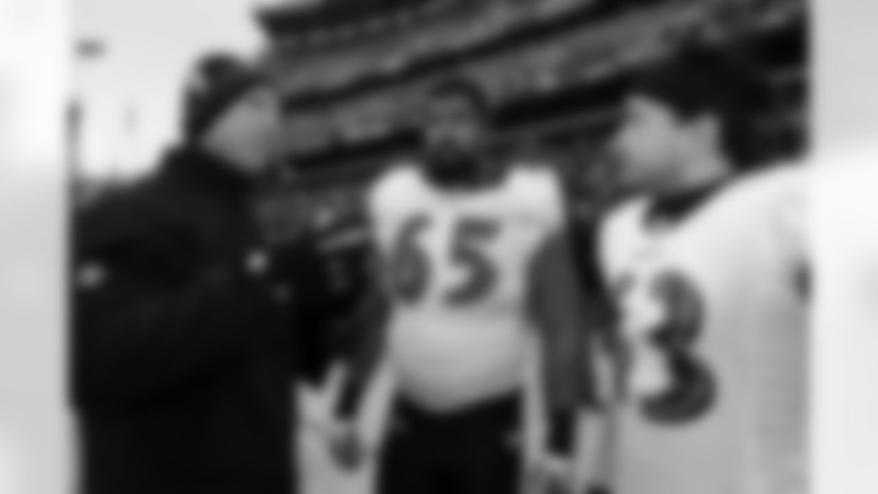 Images from pregame and the first quarter of the Ravens' Week 16 game in Cleveland on Sunday, Dec. 26, 2010.