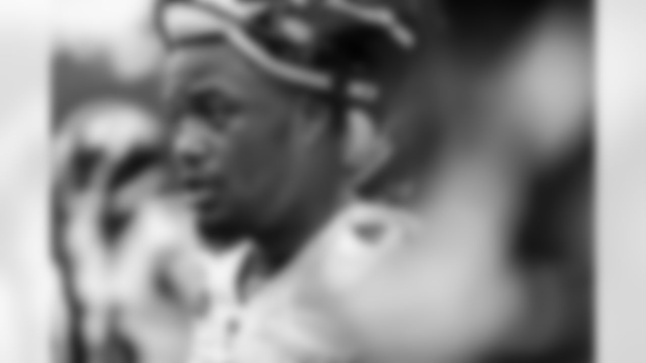 LB Daelin Hayes