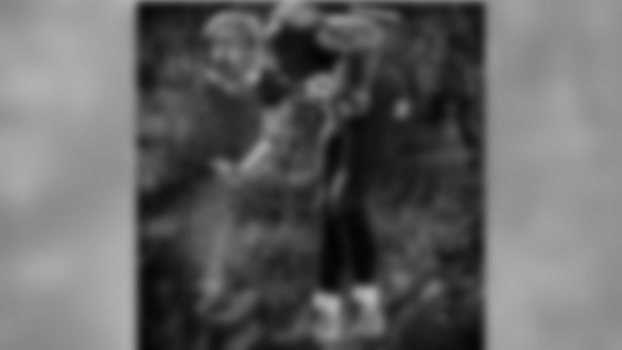 aceandsmitty[Steve Smith Sr.]:Excited to announce my inaugural Baltimore area @NM_News Youth Football @ProCamps w/ @LWebb21! For more info visit procamps.com/stevesmithbaltimore!Still doing my camp with Jonathan in Charlotte... dual camps and locations#stevesmithsr #agent89 #teammarshmallow #iceupson