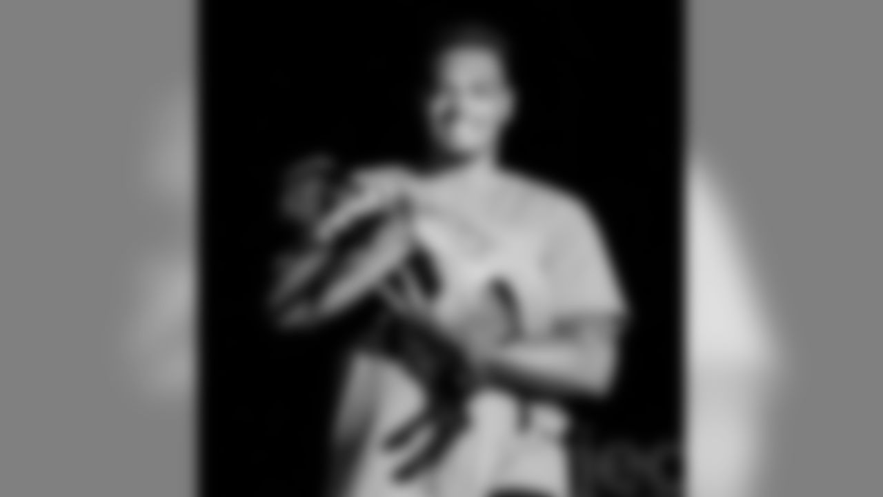 Ronnie Stanley [megatronnie] Throwback Pawject Runway hosted by @showyoursoftside and @barcsanimal_shelter . I'm glad i can help make a difference for so many less fortunate pups out there. All smiles here