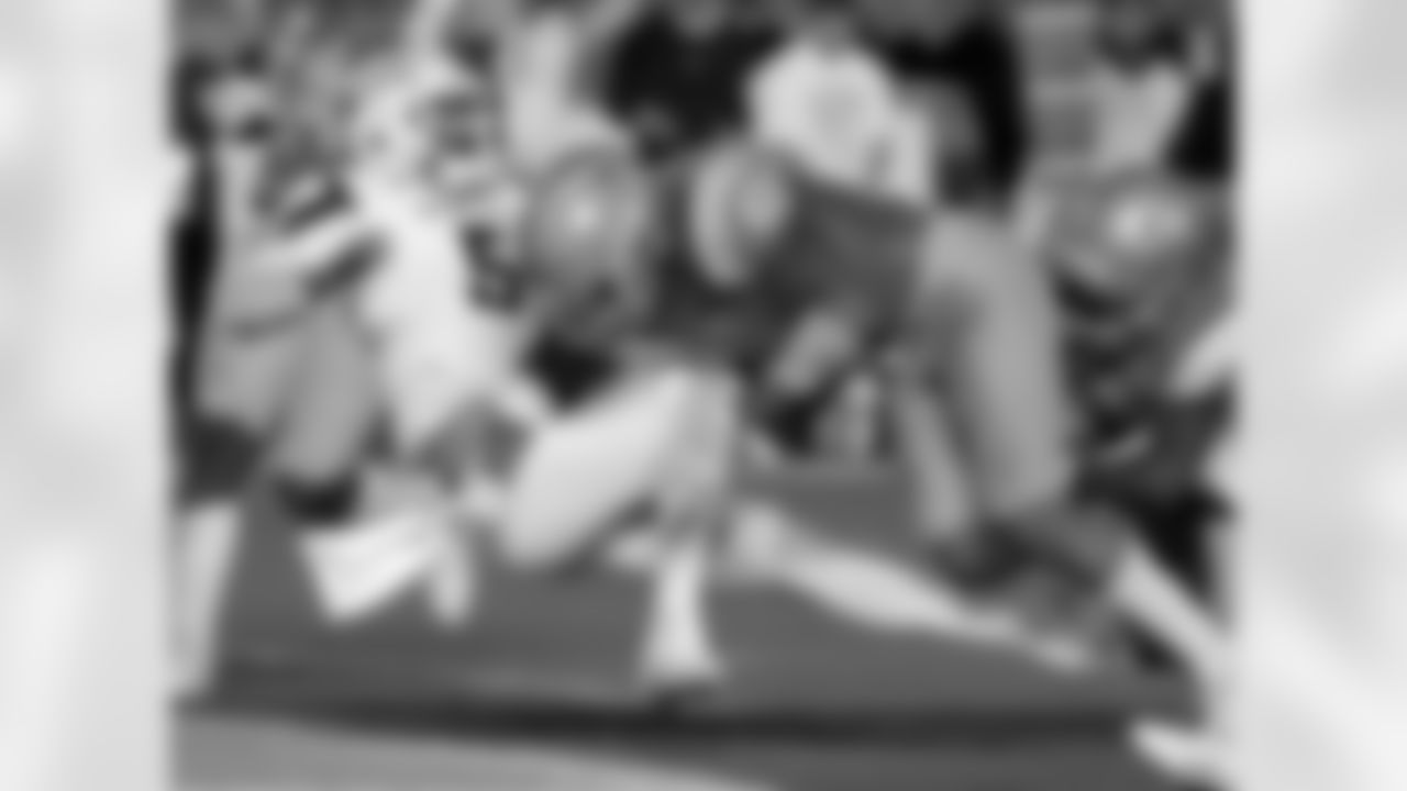 ILB Kenny Young
