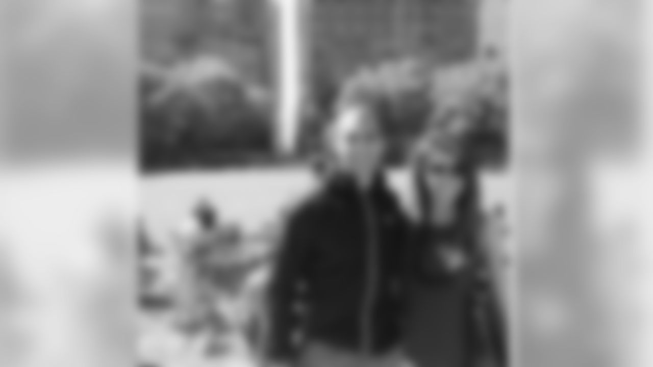 mikecamp_15[Michael Campanaro]:Coach G in the building! @simbakev @mrwhite