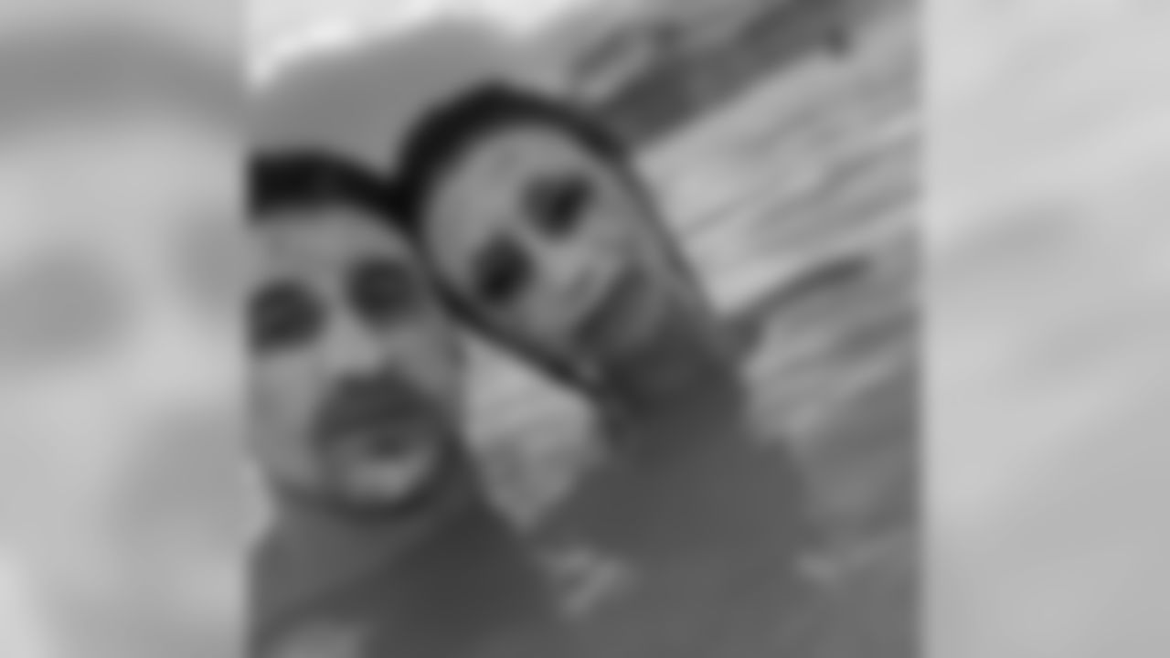 juicecheck4[Kyle Jusczcyk]: If you don't post a pic of you at Iceland's : Blue Lagoon did you really even go?? #documentfun #funisfun