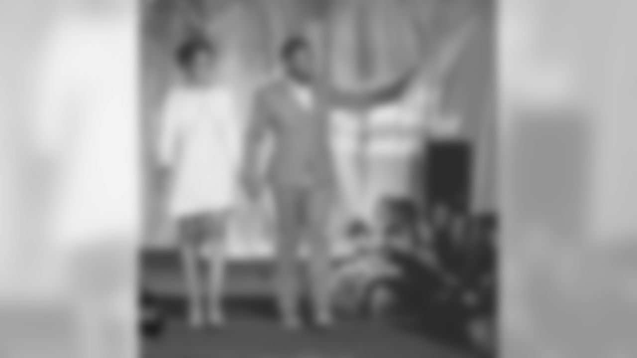 jpowers26 [Jerraud Powers]: That Obama wave will last forever....