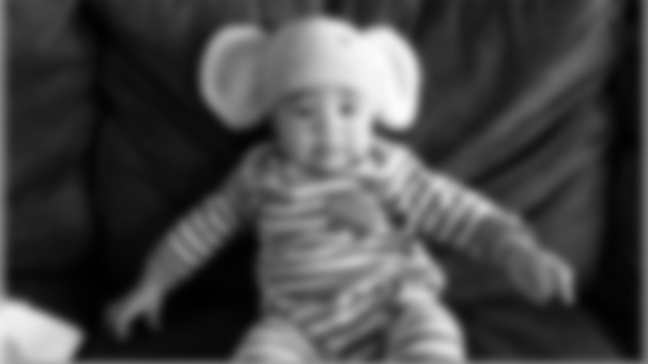 aceandsmitty[Steve Smith Sr.]:Cutest Elephant I've seen in a while.... #deuce